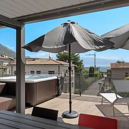 Donne Del Vittoria Apartment *